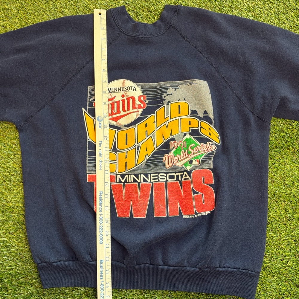 Vintage Minnesota Twins 1991 World Series Champs Sweatshirt - Picture 4 of 5